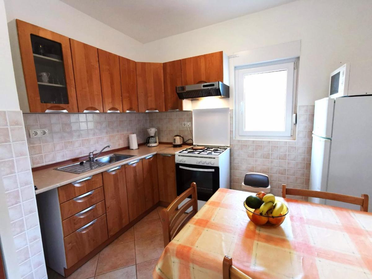 Apartment Dundo In Quiet Green Area Медулин Екстериор снимка