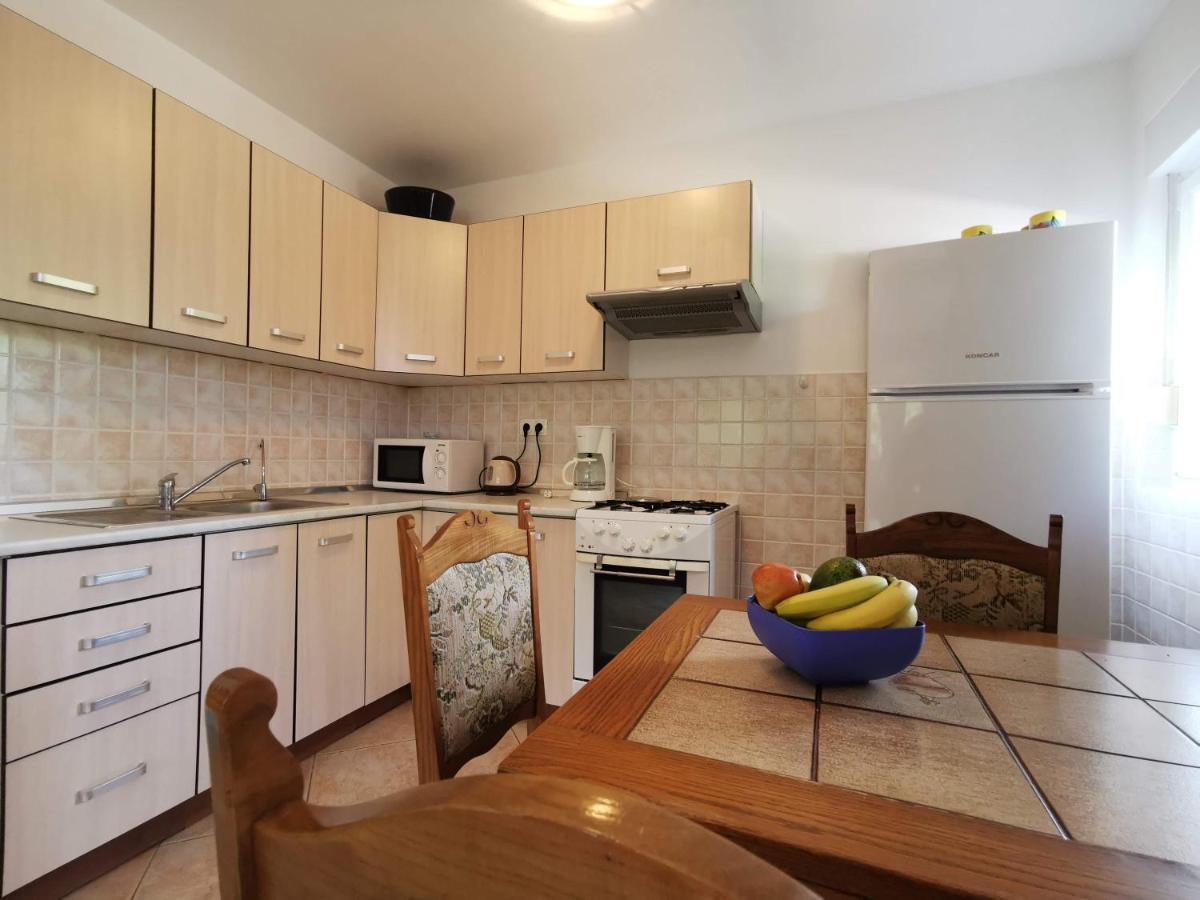 Apartment Dundo In Quiet Green Area Медулин Екстериор снимка