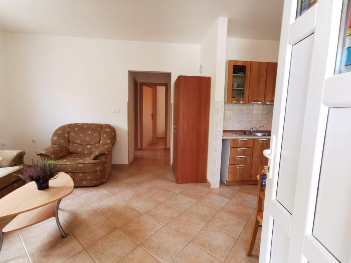 Apartment Dundo In Quiet Green Area Медулин Екстериор снимка