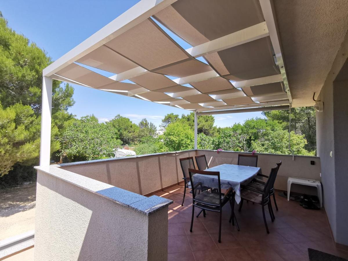 Apartment Dundo In Quiet Green Area Медулин Екстериор снимка
